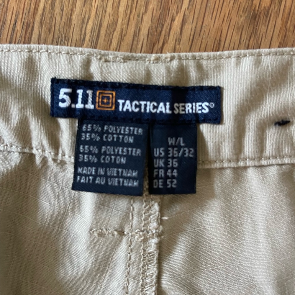 Men’s 5.11 Tactical Khaki Pants Size: 36x32 - Picture 2 of 3